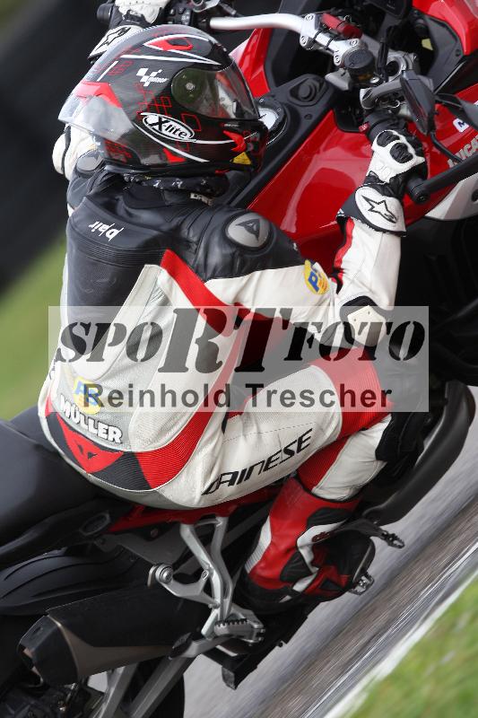 /Archiv-2022/68 13.10.2022 Speer Racing ADR/Freies Fahren rot und gelb/backside